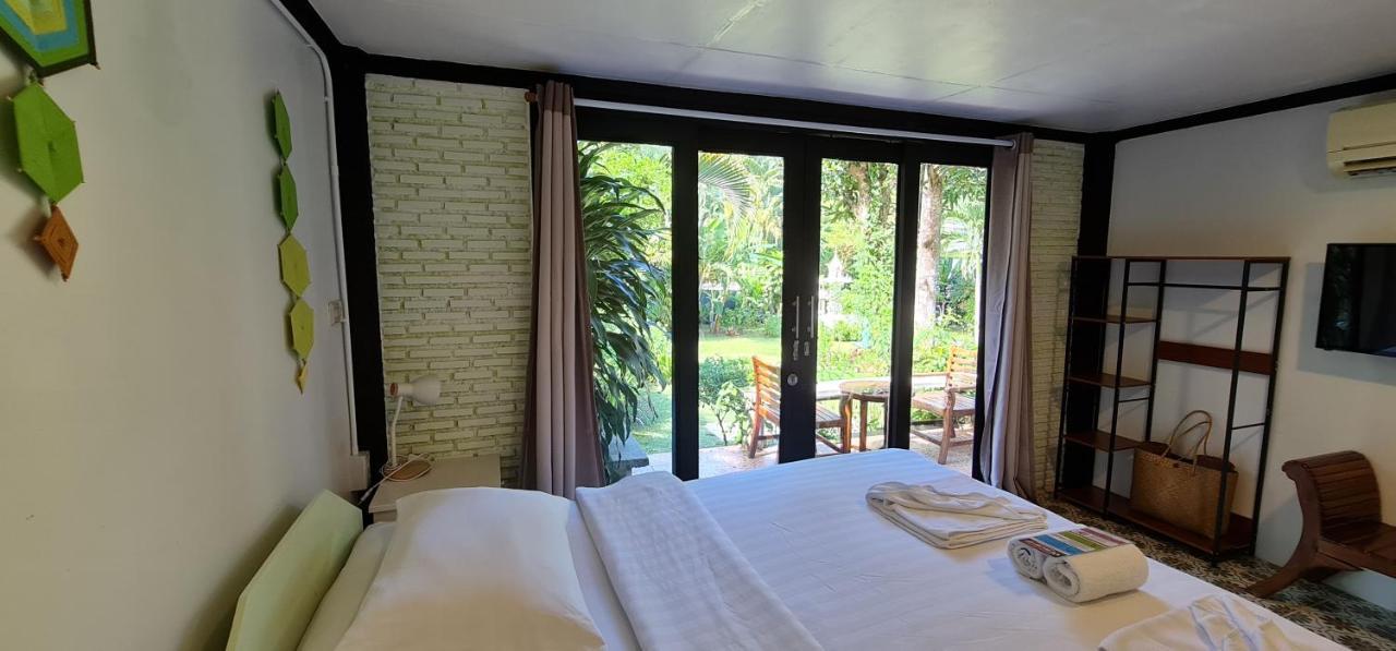 Wave-F Hotel Ko Kut Exterior photo