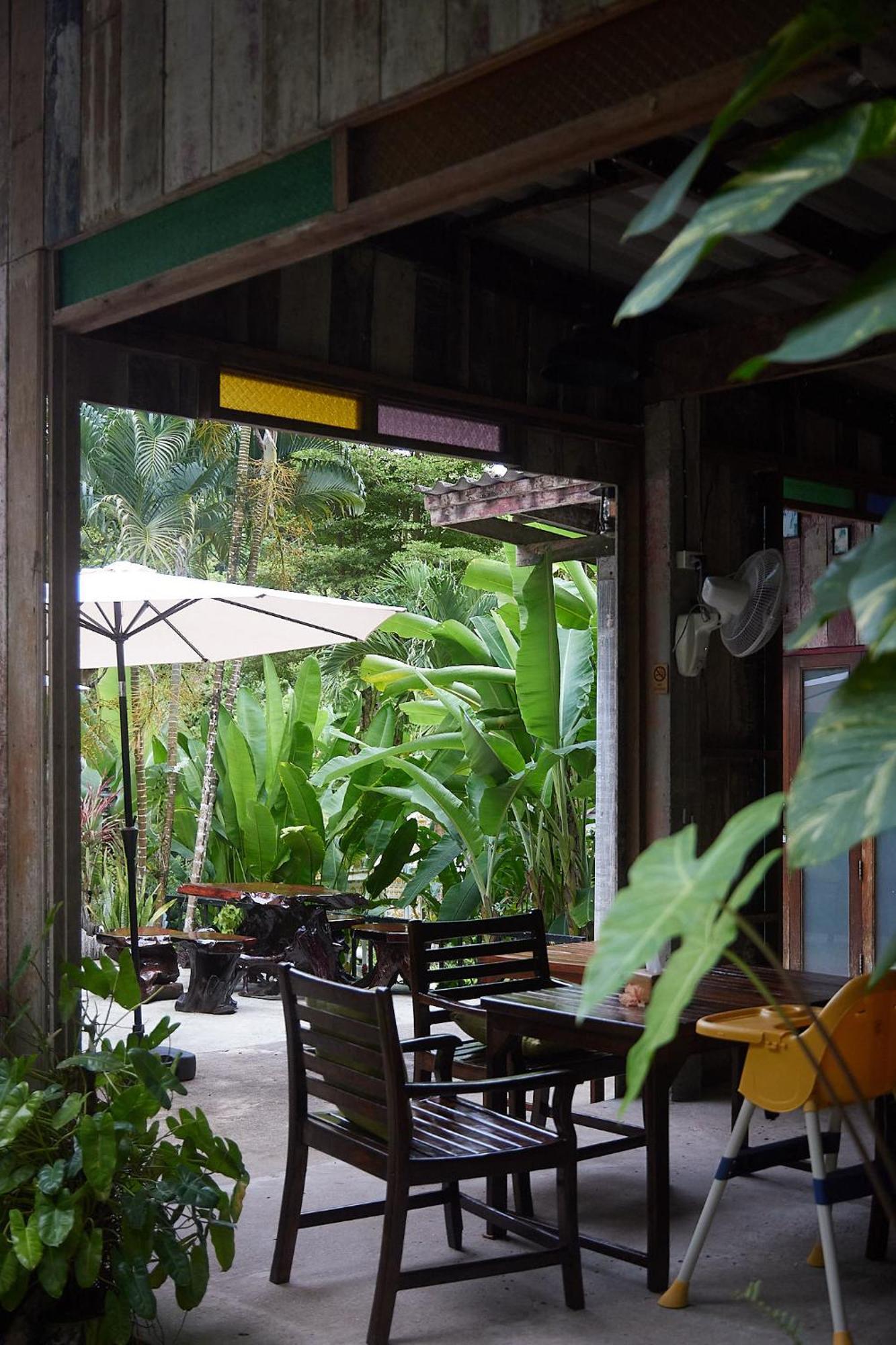 Wave-F Hotel Ko Kut Exterior photo