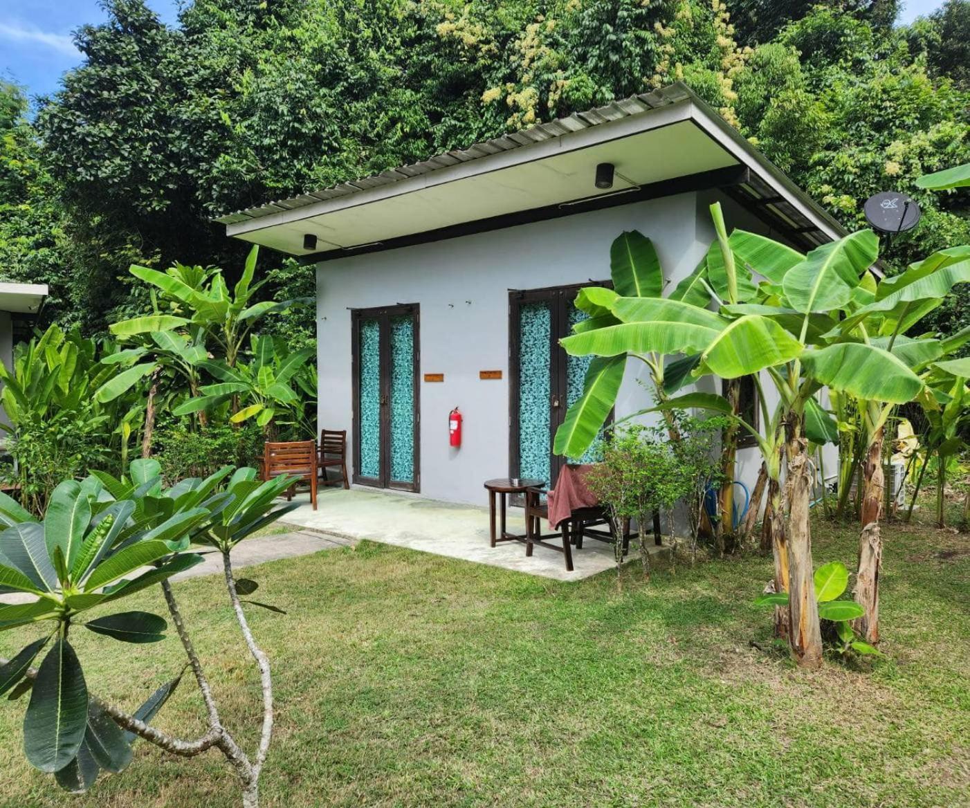 Wave-F Hotel Ko Kut Exterior photo